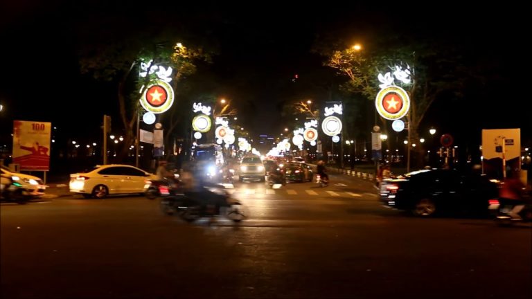 Wieczór  na ulicach – Ho Chi Minh – Sajgon – Wietnam