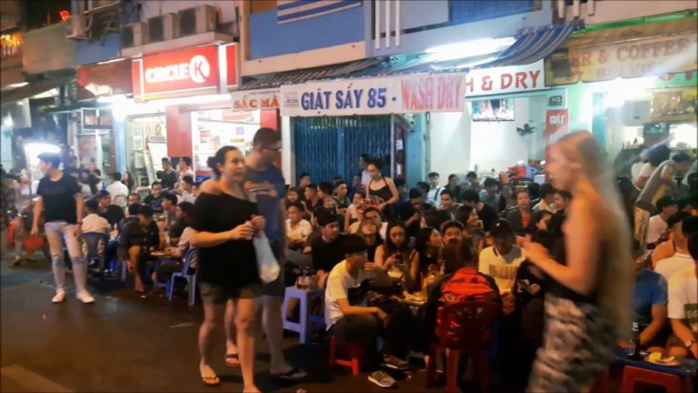 Nocne życie w  Ho Chi Minh – Sajgon – Wietnam