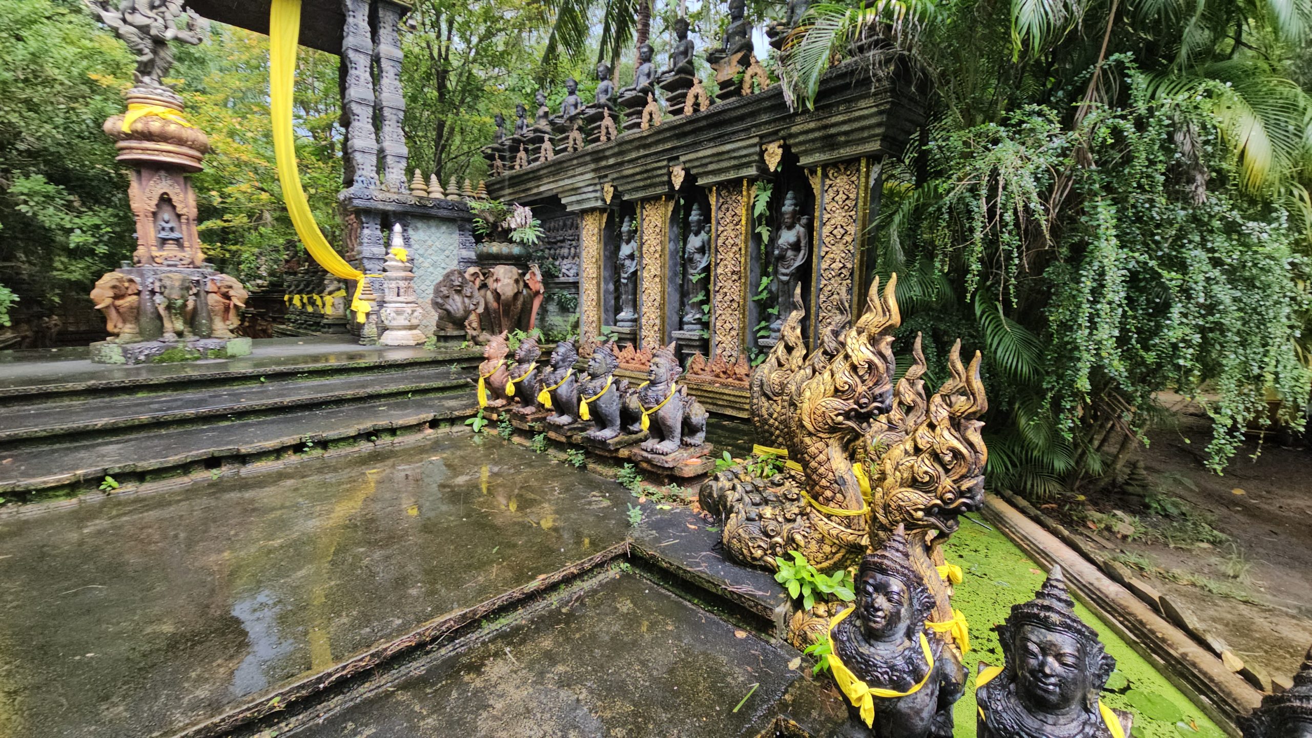 Dusit Dheva Cultural Center na Samui, Tajlandia
